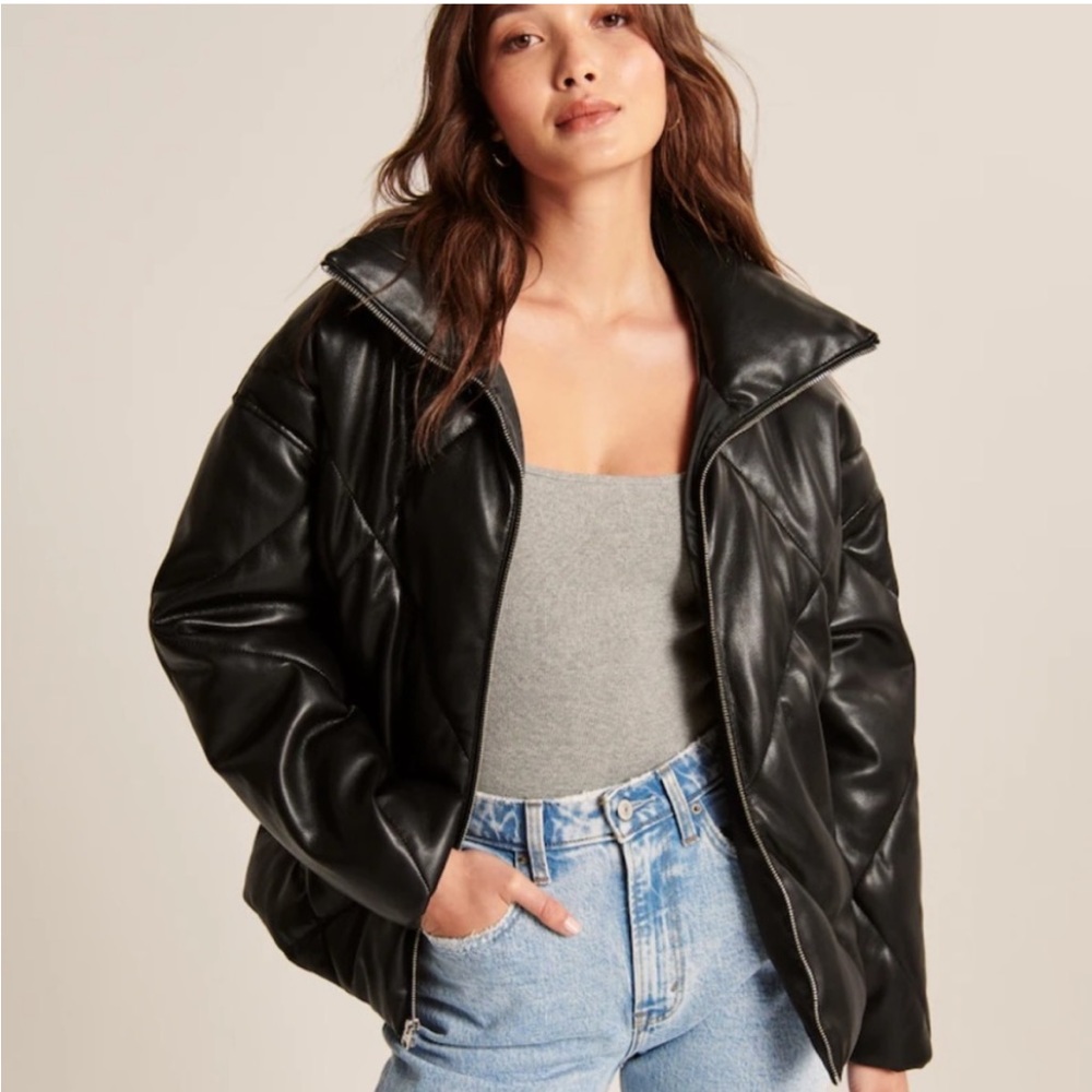 Abercrombie Oversized Vegan Leather Diamond Puffer XS NWT